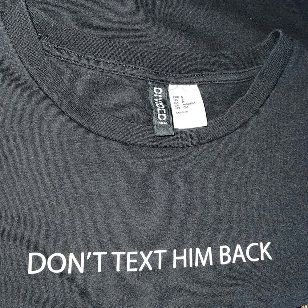 H&M Don’t Text Him Back Tie Front T-shirt, Small - Picture 6 of 6